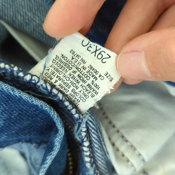 VTG straight leg Lee jeans. This is THE pair. I'm pissed I can't wear them. - Picture 5 of 6